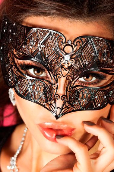 Maske in Schmetterling-Form