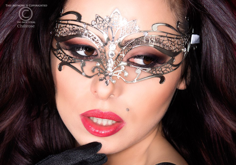 Silberne Messing-Maske